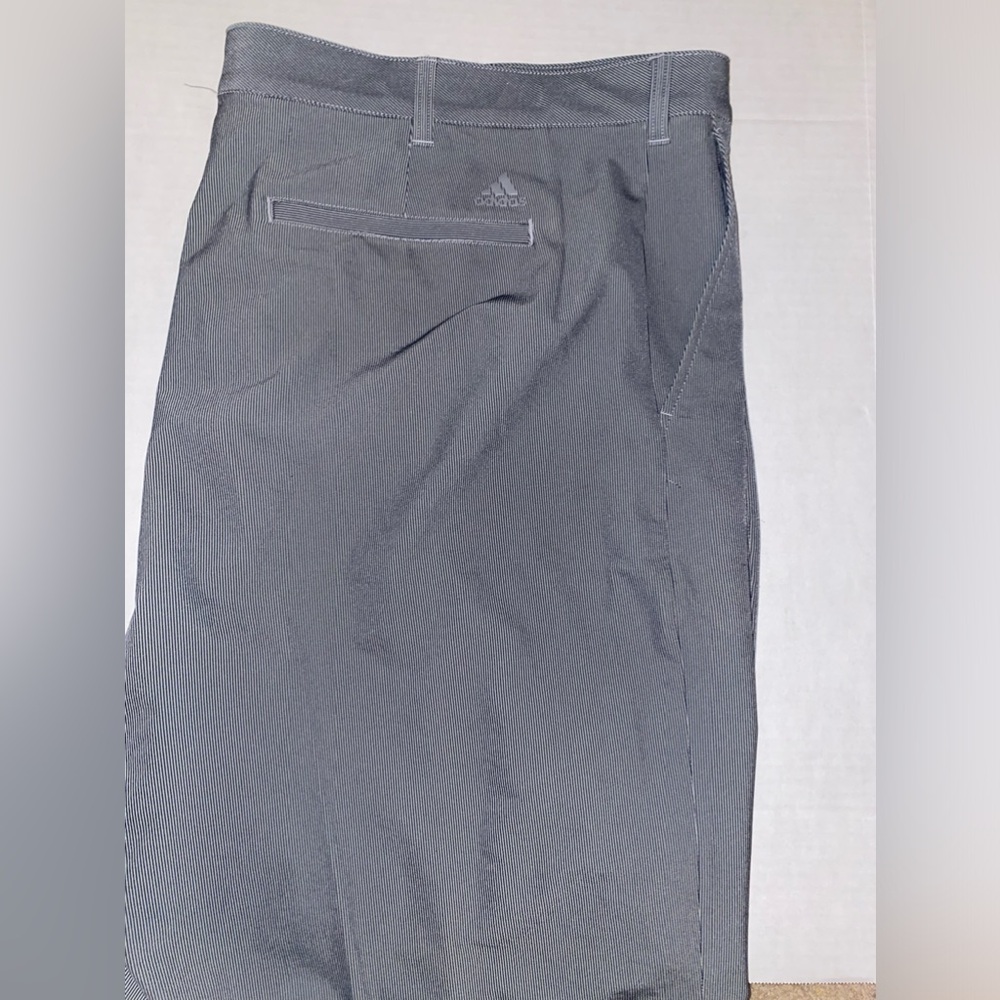 ADIDAS Climalite Performance Golf Shorts Moisture Wicking Size 50 EUC  0054